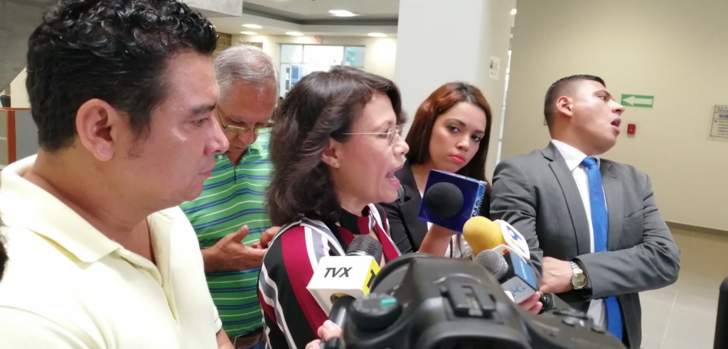 denuncian a ministros 21